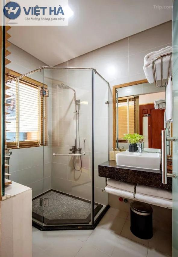 Viet Ha Hotel Ho Chi Minh City Exterior photo